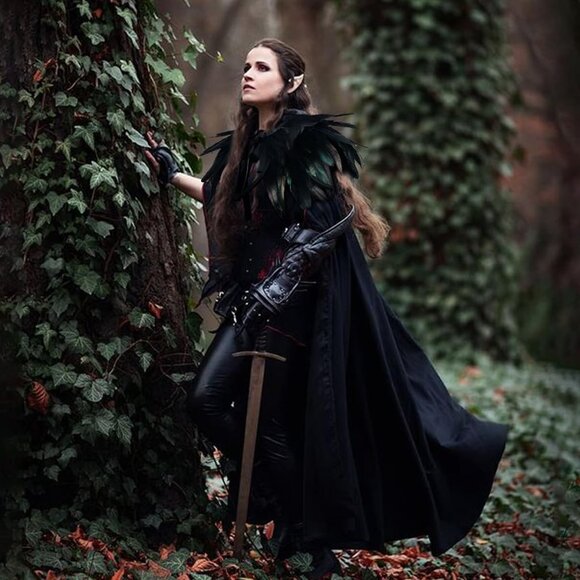 Women Feather Collar Velvet Cloak Vampire Cape Witch Queen Cosplay Costume - Picture 2 of 8
